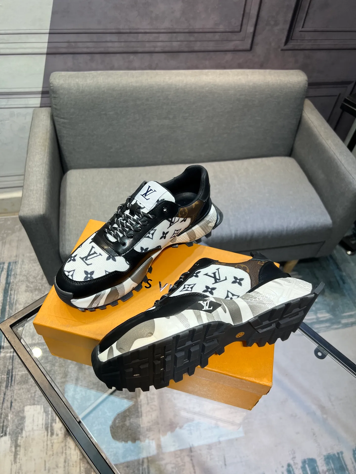 Men's shoes 💰440 [Lv] The latest casual men's shoes, high-quality workmanship, uppers made of cowhide, genuine leather insoles, fashionable rubber outsole, casual and fashionable, high-end quality, code number: 38-44. 45 can be customized and cannot be returned!